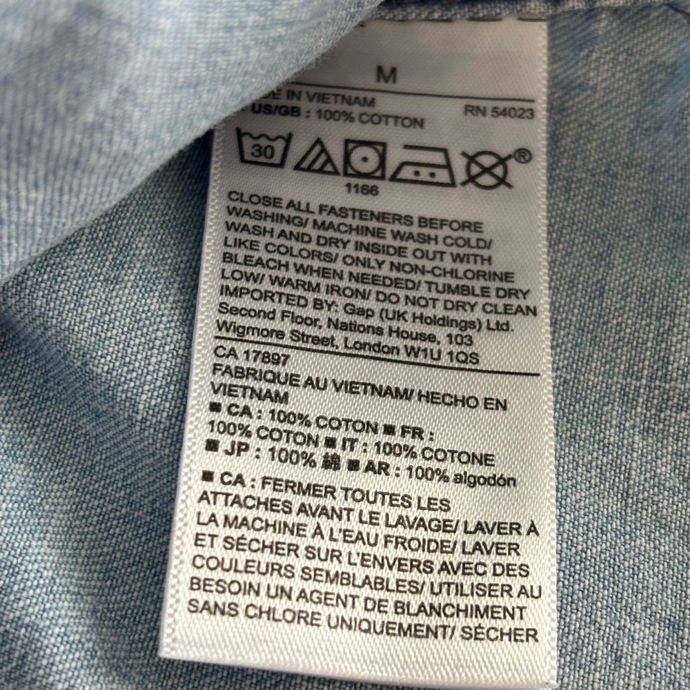 GAP Women’s Soft Blue Denim Button-Up Shirt- Medium - Picture 4 of 6